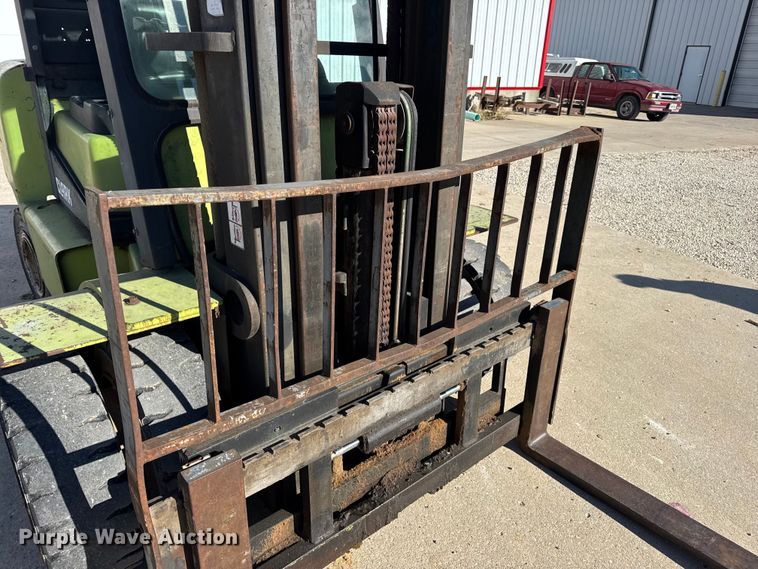 image for item EN0713 Clark CGP40 forklift