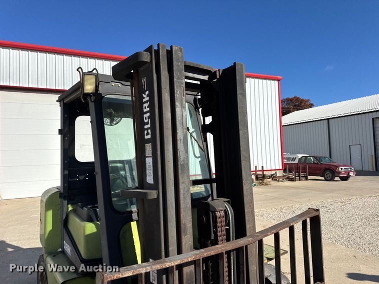 image for item EN0713 Clark CGP40 forklift