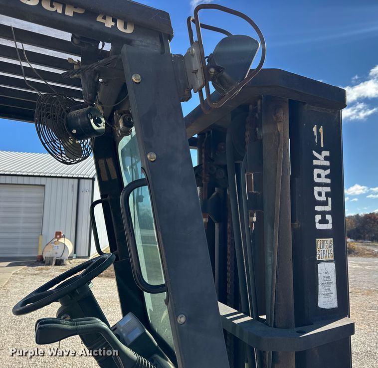 image for item EN0713 Clark CGP40 forklift