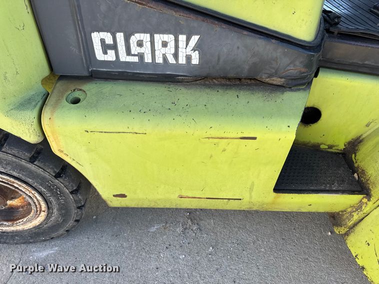 image for item EN0713 Clark CGP40 forklift