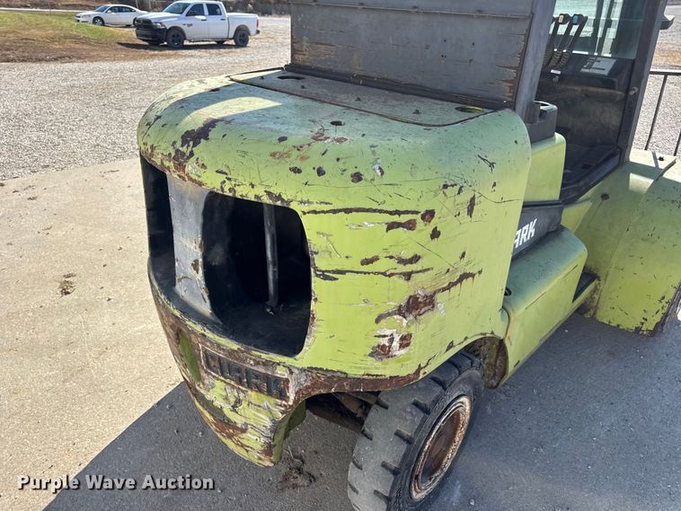 image for item EN0713 Clark CGP40 forklift