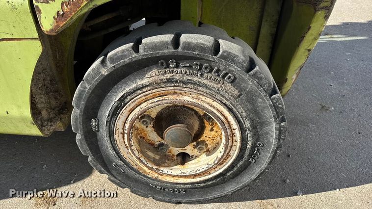 image for item EN0713 Clark CGP40 forklift