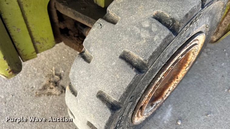 image for item EN0713 Clark CGP40 forklift