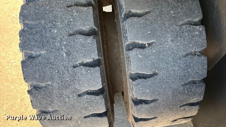 image for item EN0713 Clark CGP40 forklift