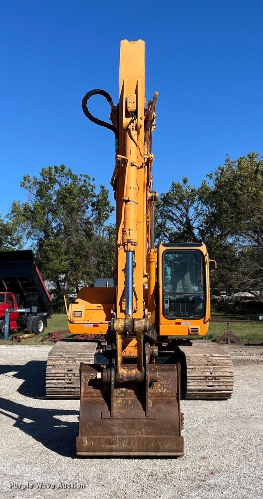 image for item EN5717 1996 Hyundai Robex 210LC-3 excavator