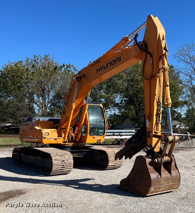 image for item EN5717 1996 Hyundai Robex 210LC-3 excavator