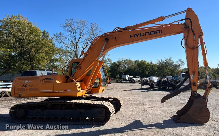 image for item EN5717 1996 Hyundai Robex 210LC-3 excavator