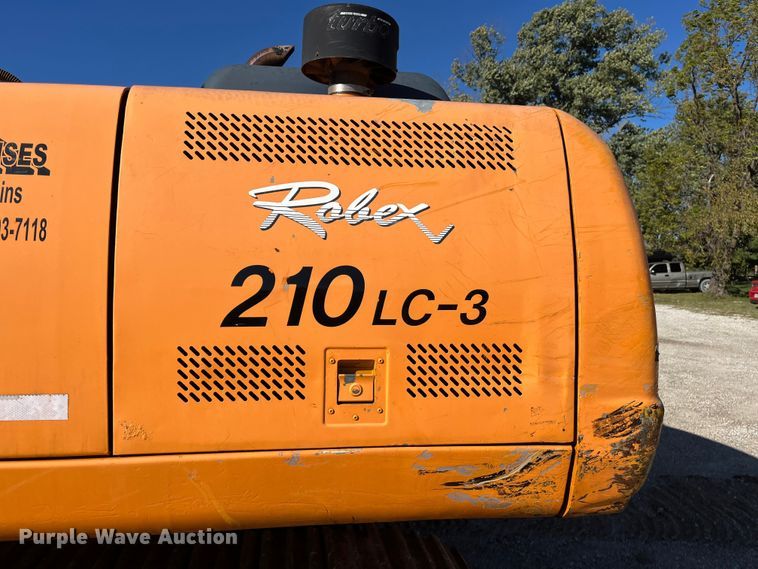 image for item EN5717 1996 Hyundai Robex 210LC-3 excavator