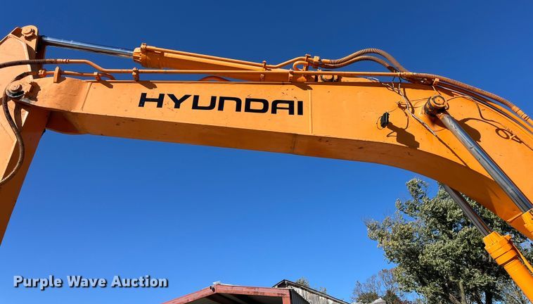 image for item EN5717 1996 Hyundai Robex 210LC-3 excavator