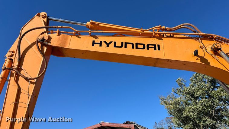 image for item EN5717 1996 Hyundai Robex 210LC-3 excavator