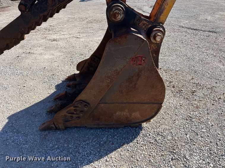 image for item EN5717 1996 Hyundai Robex 210LC-3 excavator