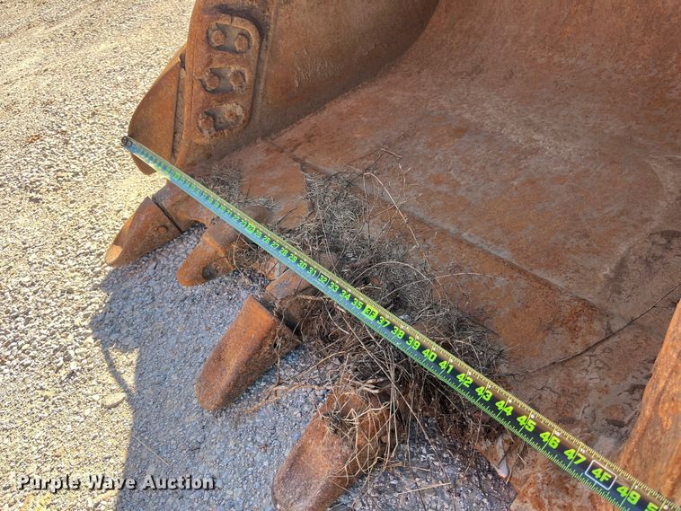 image for item EN5717 1996 Hyundai Robex 210LC-3 excavator