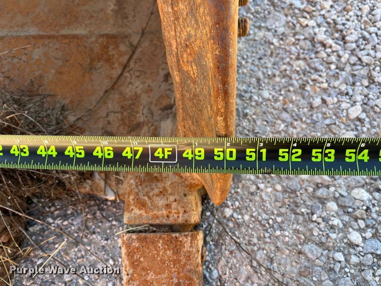 image for item EN5717 1996 Hyundai Robex 210LC-3 excavator