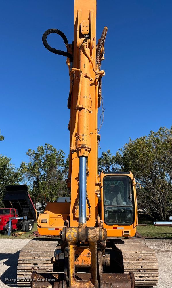 image for item EN5717 1996 Hyundai Robex 210LC-3 excavator