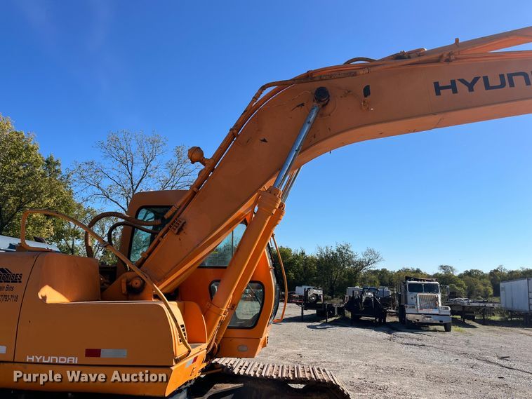 image for item EN5717 1996 Hyundai Robex 210LC-3 excavator