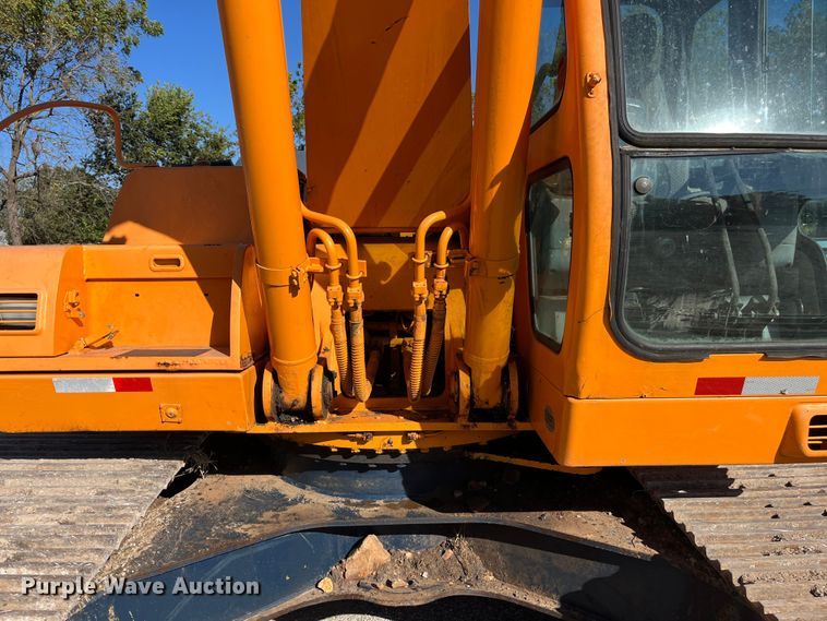 image for item EN5717 1996 Hyundai Robex 210LC-3 excavator