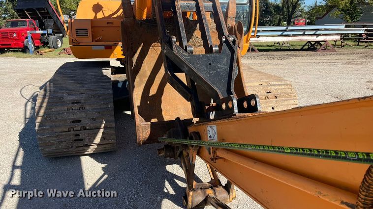 image for item EN5717 1996 Hyundai Robex 210LC-3 excavator