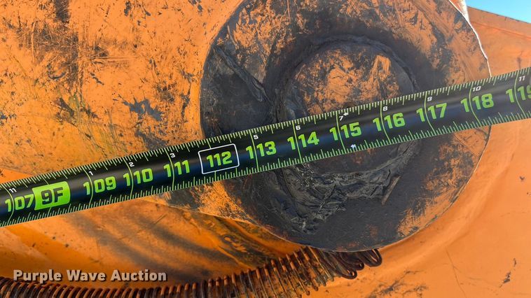 image for item EN5717 1996 Hyundai Robex 210LC-3 excavator