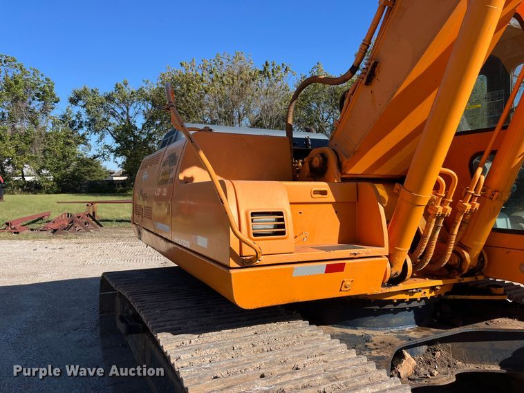 image for item EN5717 1996 Hyundai Robex 210LC-3 excavator