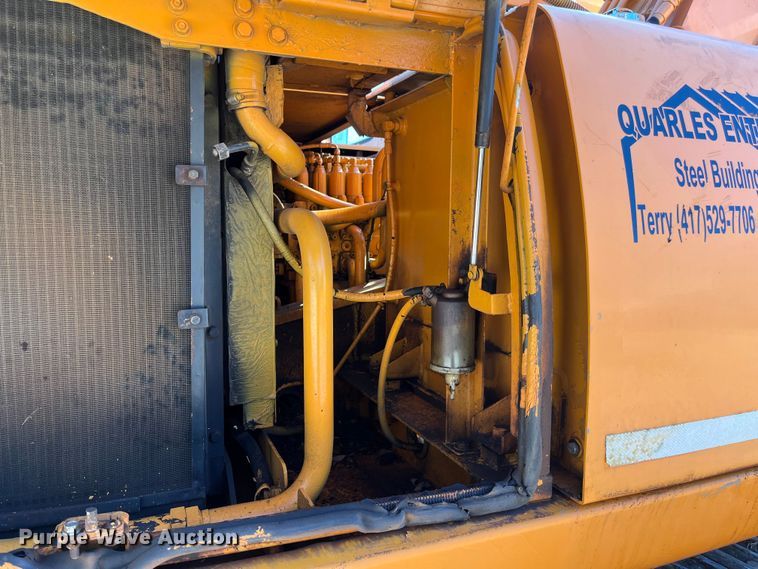 image for item EN5717 1996 Hyundai Robex 210LC-3 excavator