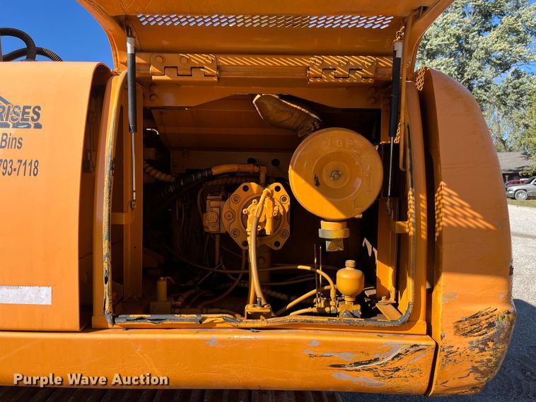 image for item EN5717 1996 Hyundai Robex 210LC-3 excavator