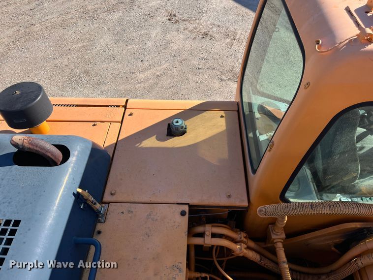 image for item EN5717 1996 Hyundai Robex 210LC-3 excavator