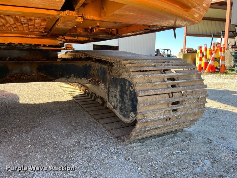 image for item EN5717 1996 Hyundai Robex 210LC-3 excavator