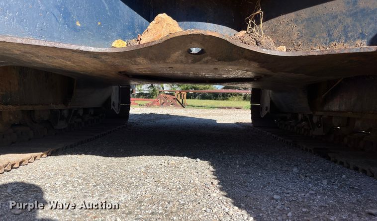 image for item EN5717 1996 Hyundai Robex 210LC-3 excavator