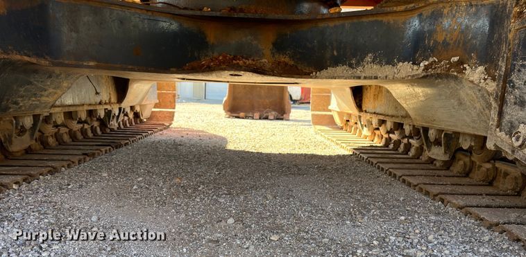 image for item EN5717 1996 Hyundai Robex 210LC-3 excavator