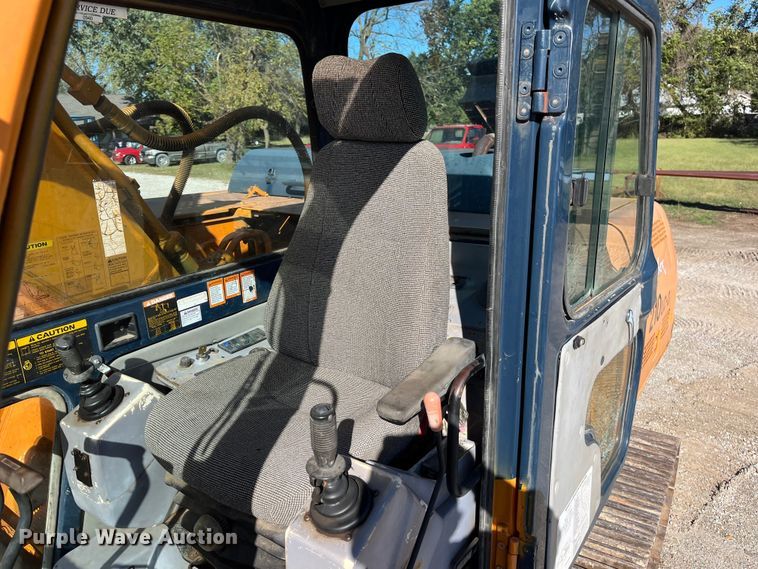 image for item EN5717 1996 Hyundai Robex 210LC-3 excavator