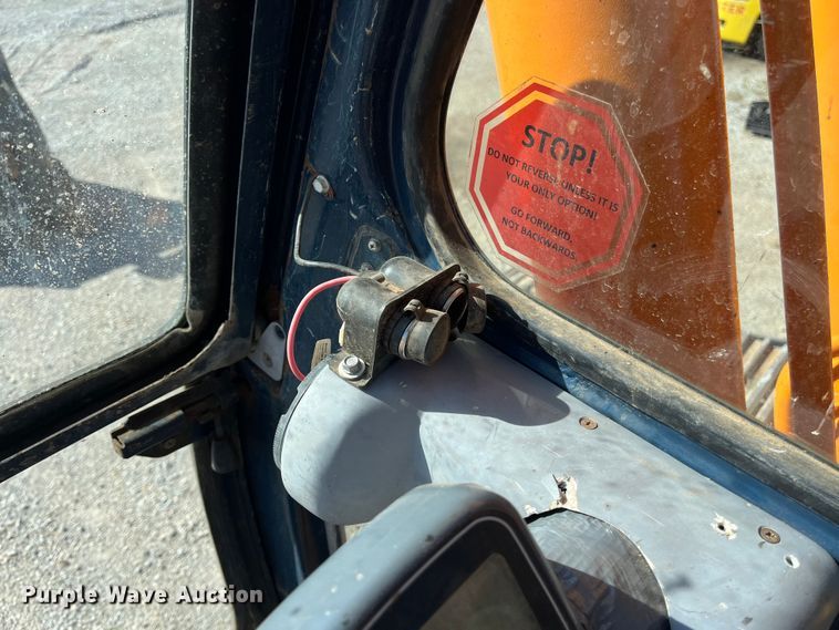 image for item EN5717 1996 Hyundai Robex 210LC-3 excavator