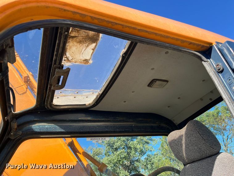 image for item EN5717 1996 Hyundai Robex 210LC-3 excavator