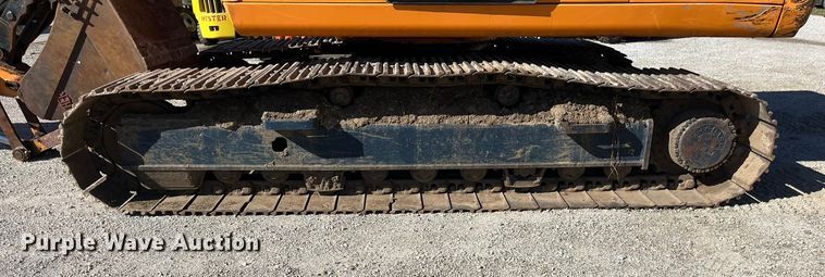 image for item EN5717 1996 Hyundai Robex 210LC-3 excavator