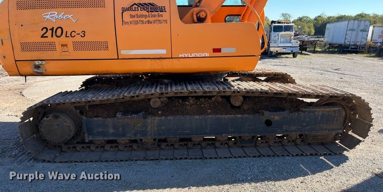 image for item EN5717 1996 Hyundai Robex 210LC-3 excavator