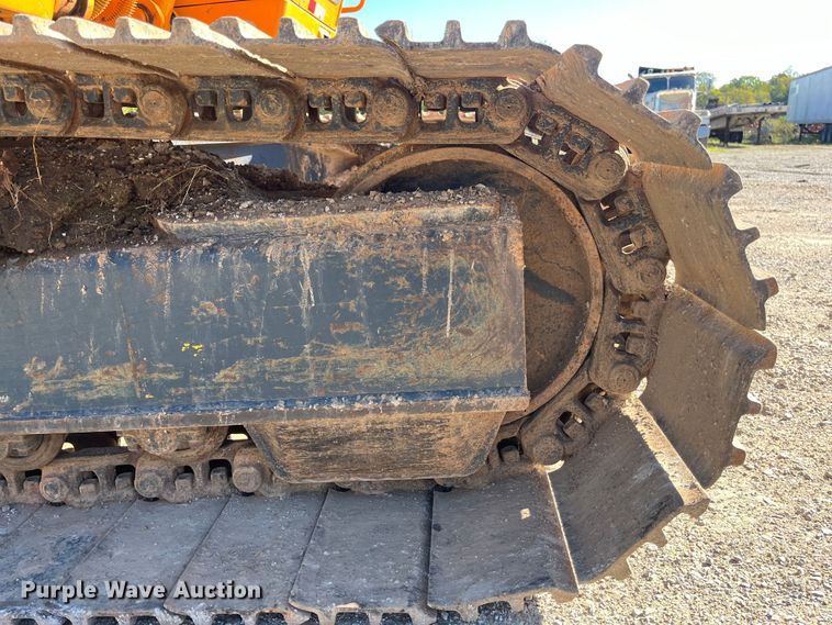 image for item EN5717 1996 Hyundai Robex 210LC-3 excavator