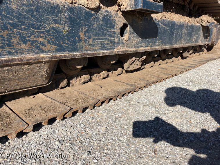 image for item EN5717 1996 Hyundai Robex 210LC-3 excavator