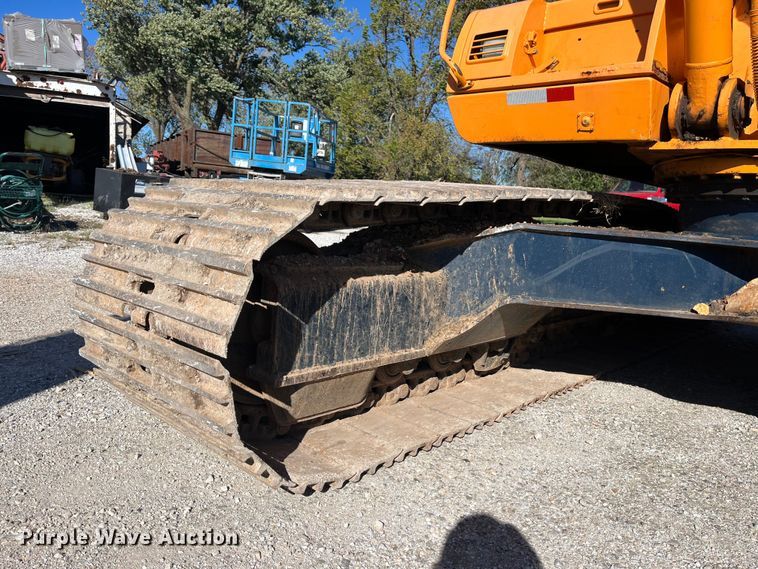 image for item EN5717 1996 Hyundai Robex 210LC-3 excavator