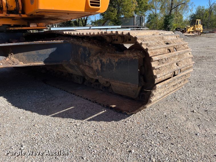 image for item EN5717 1996 Hyundai Robex 210LC-3 excavator