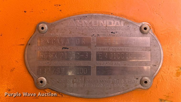 image for item EN5717 1996 Hyundai Robex 210LC-3 excavator