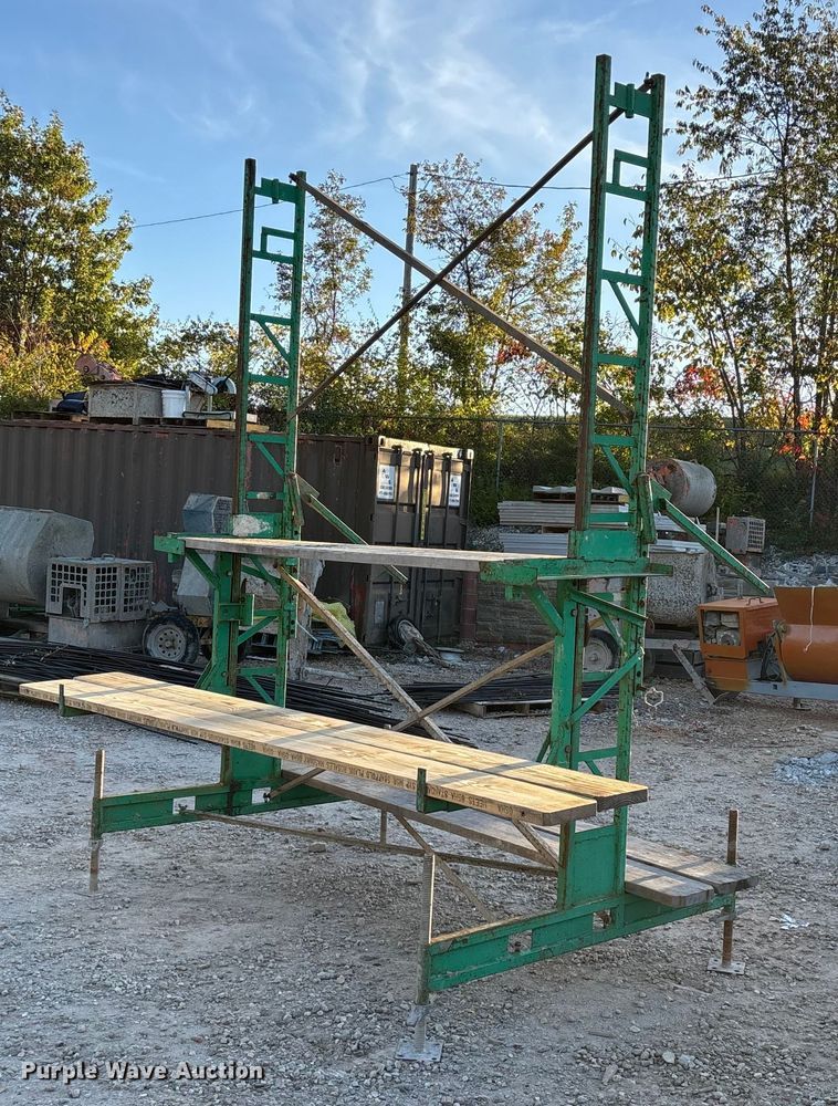 image for item EN5725 (8) sets of scaffolding