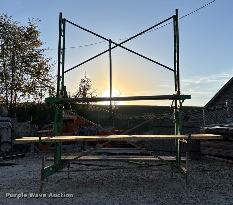 image for item EN5725 (8) sets of scaffolding