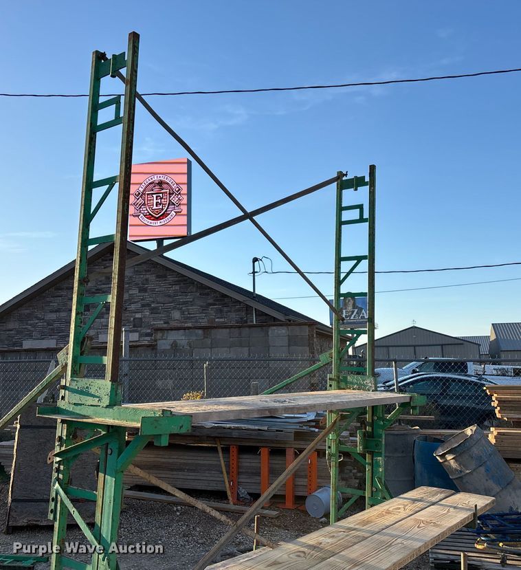 image for item EN5725 (8) sets of scaffolding