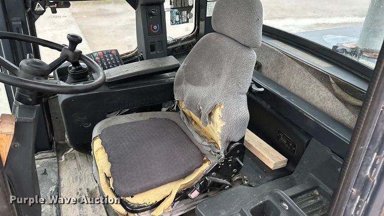 image for item EN5745 2010 John Deere 544K wheel loader