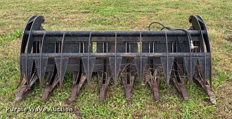 image for item EN5751 Skid steer root grapple bucket