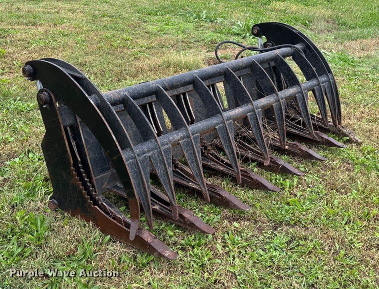 image for item EN5751 Skid steer root grapple bucket