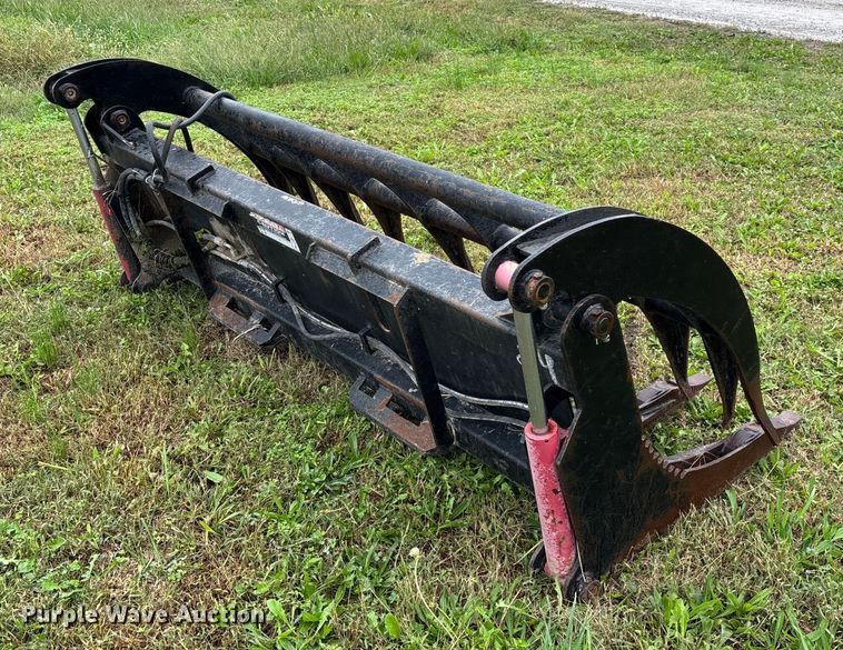 image for item EN5751 Skid steer root grapple bucket