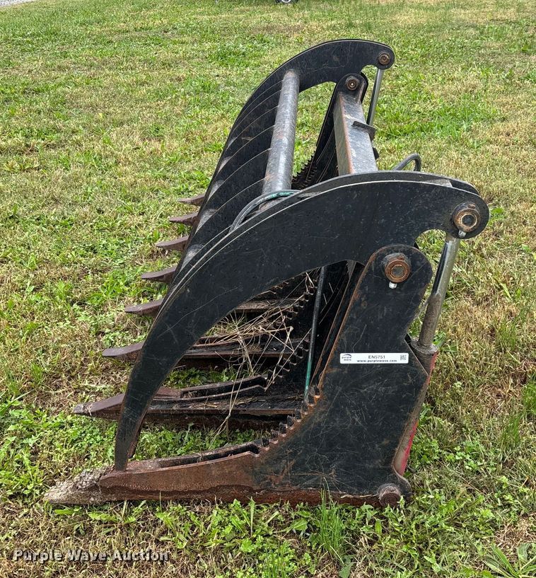 image for item EN5751 Skid steer root grapple bucket