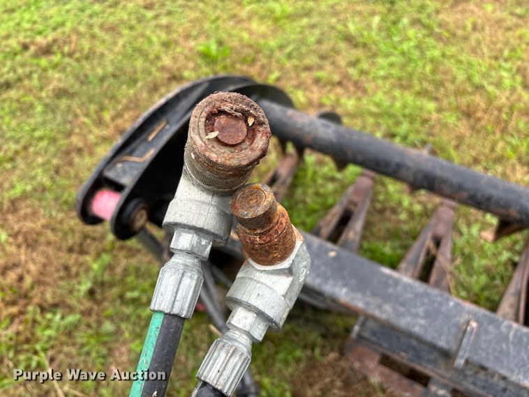 image for item EN5751 Skid steer root grapple bucket