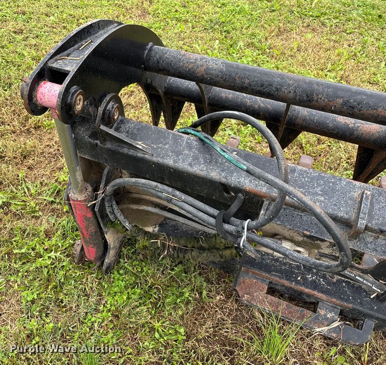 image for item EN5751 Skid steer root grapple bucket
