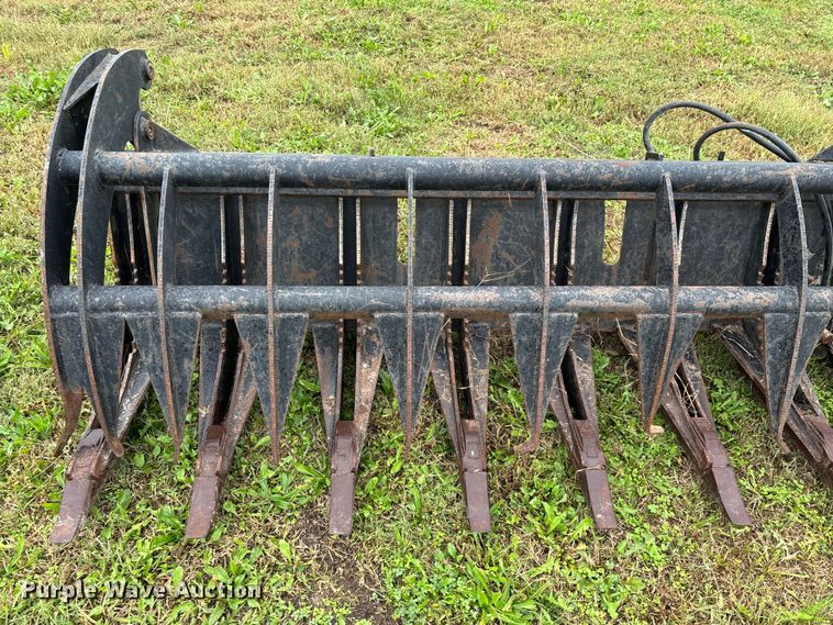 image for item EN5751 Skid steer root grapple bucket